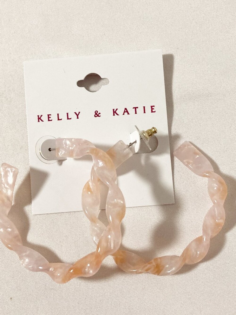 Kelly & Katie Twisted Acrylic Hoop Earrings NWT Pink